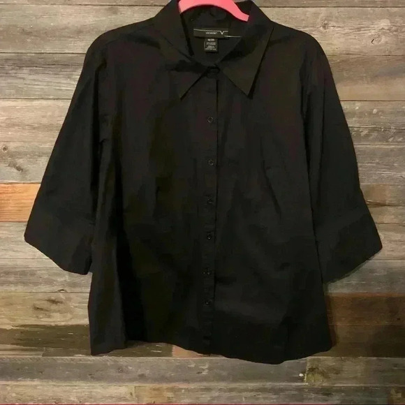 Venezia Tops - NWOT Venezia Black Button Up Shirt
